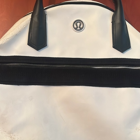 Lululemon Athletica Sweat Once A Day Bag White Handles Dividers Laptop Bag FLAWS - Picture 3 of 12